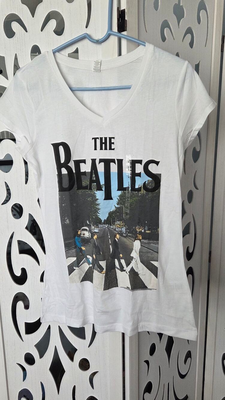 The Beatles Abbey Road T Shirt Women's L White V Neck Graphic Tee NWT Licensed